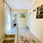 F Celik Villalari Кешме