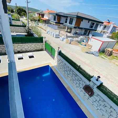 F Celik Villalari 别墅 *