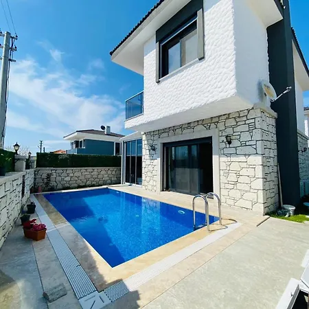 Villa F Celik Villalari